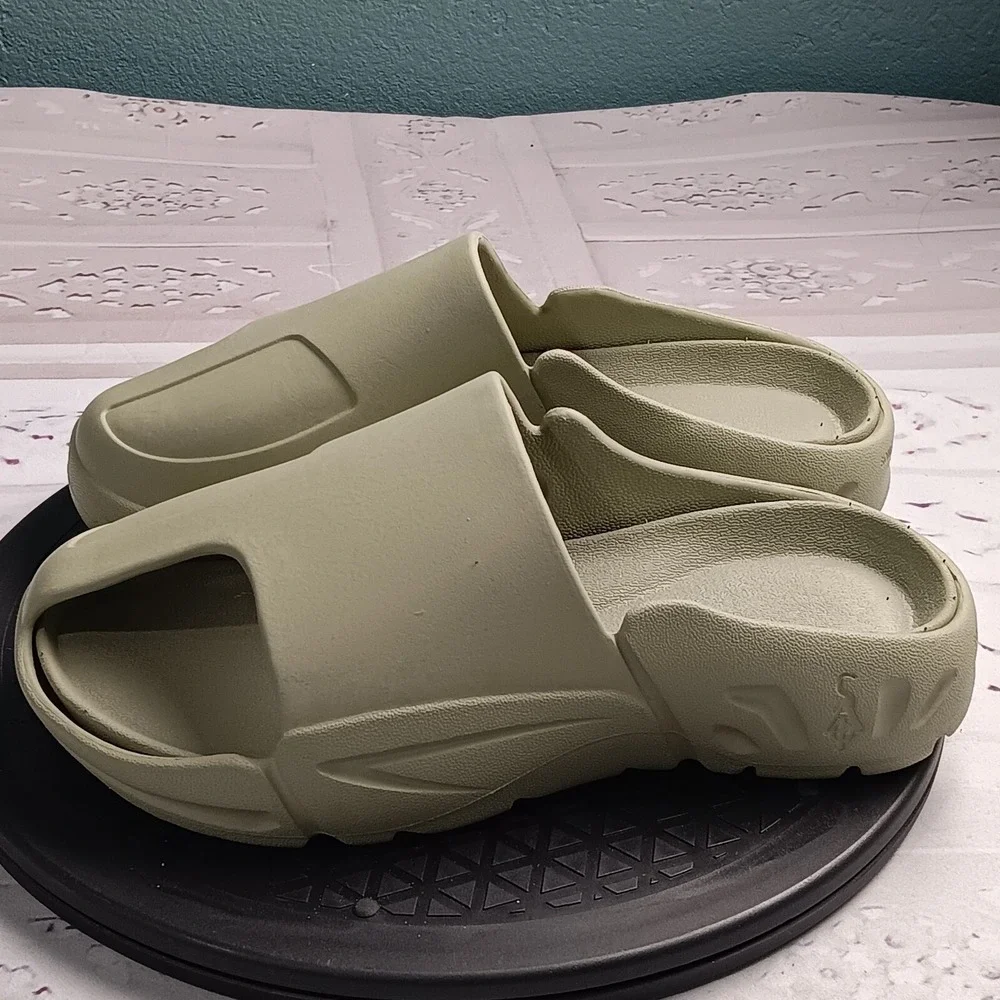 SIA Collective Somewhere In America Slides Men 6/7 Sage Green Foam Sandals Beach